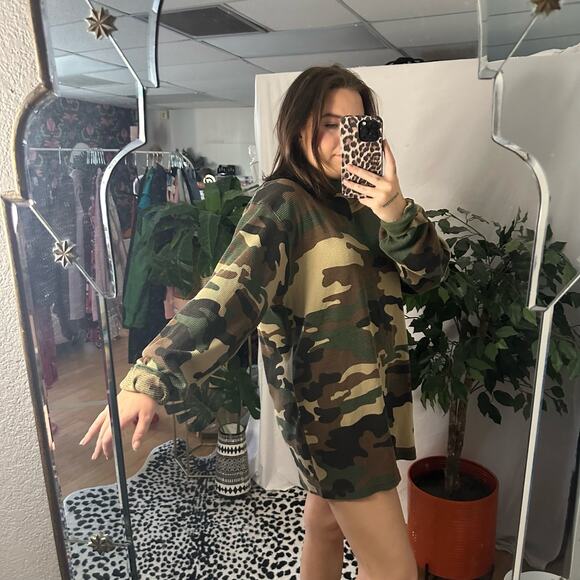 Vintage Camo Oversized Long Sleeve Waffle Knit Sweater Multi - Picture 3 of 5